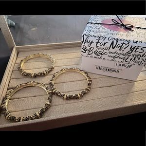 Sassy Jones Lg Samba Bamboo Bangle Stack - Giraffe